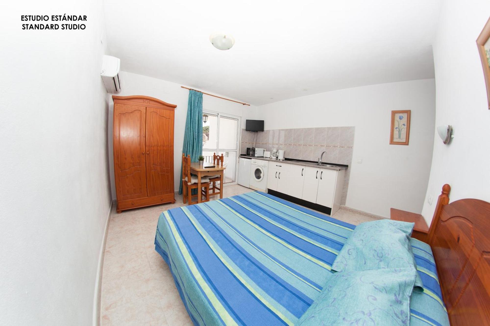 Apartamentos Rurales Santos Benajarafe Oda fotoğraf