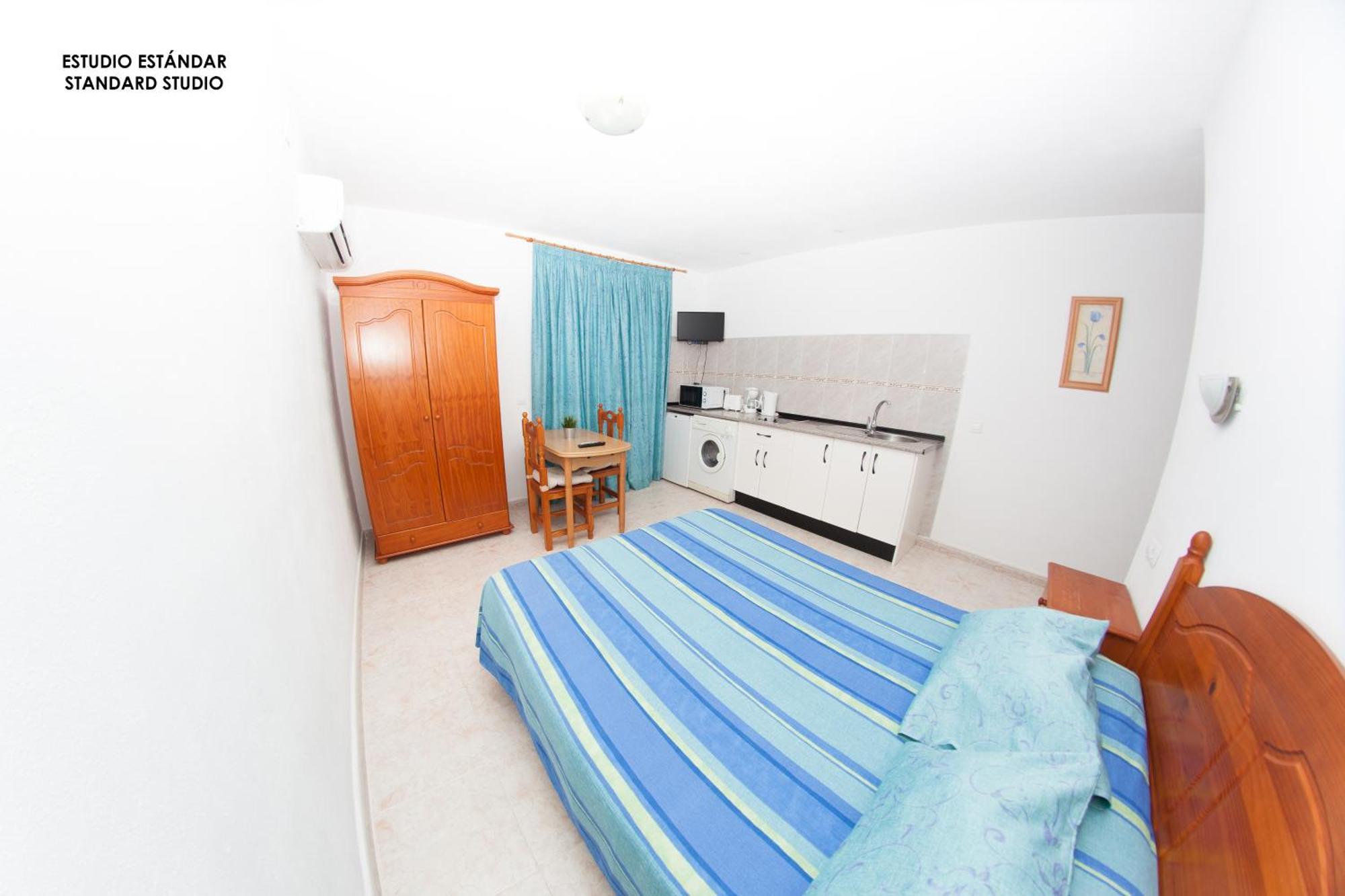 Apartamentos Rurales Santos Benajarafe Oda fotoğraf