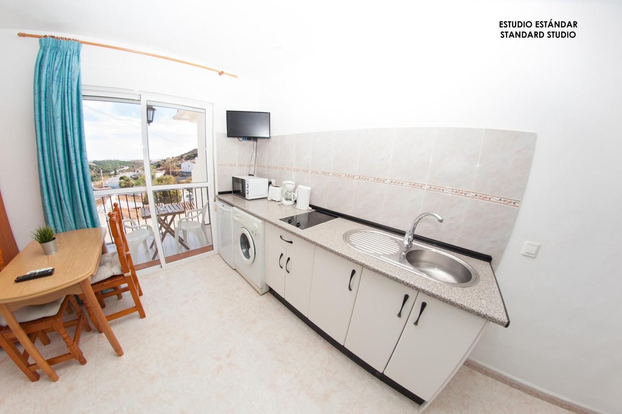 Apartamentos Rurales Santos Benajarafe Oda fotoğraf
