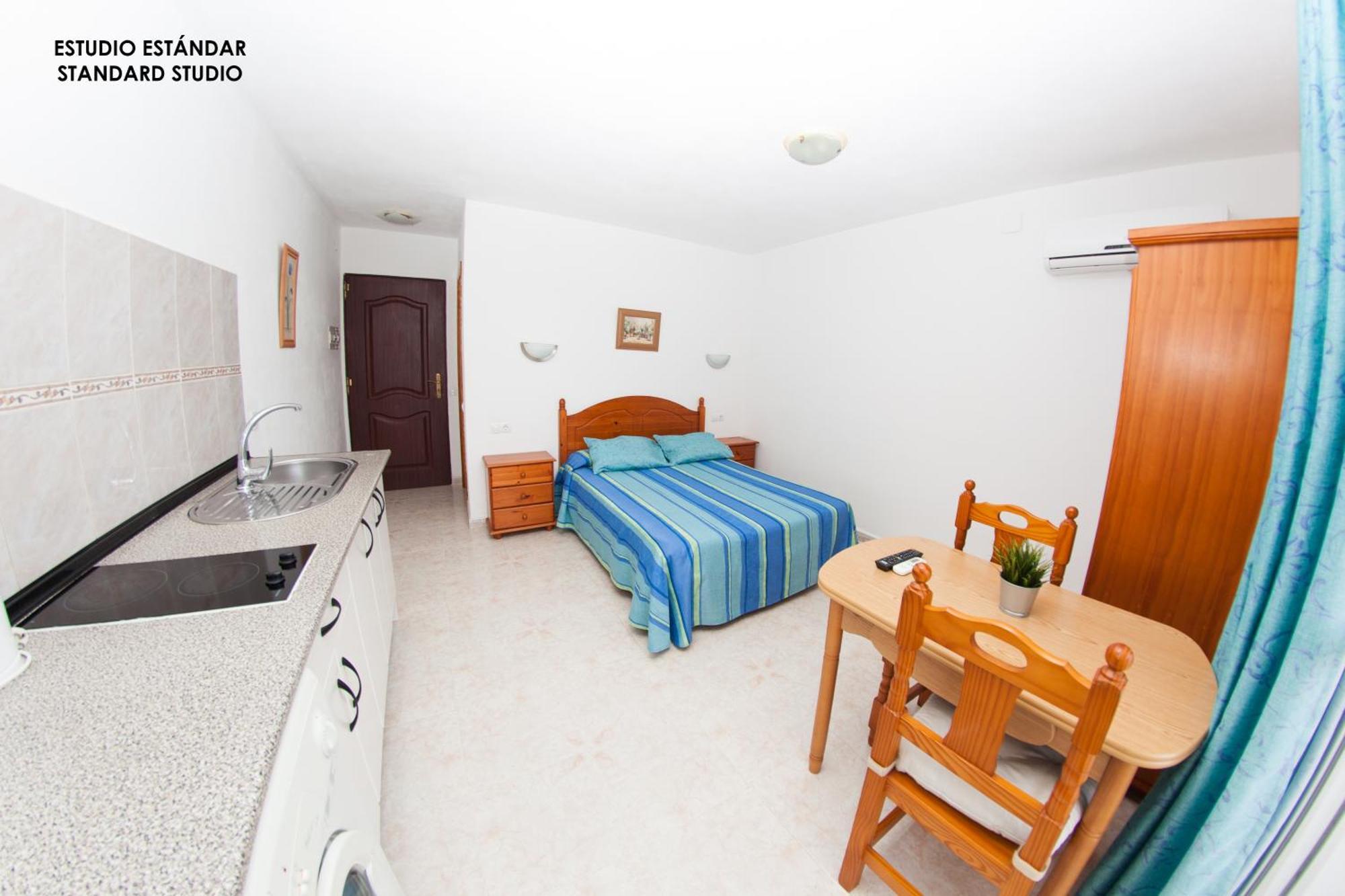 Apartamentos Rurales Santos Benajarafe Oda fotoğraf